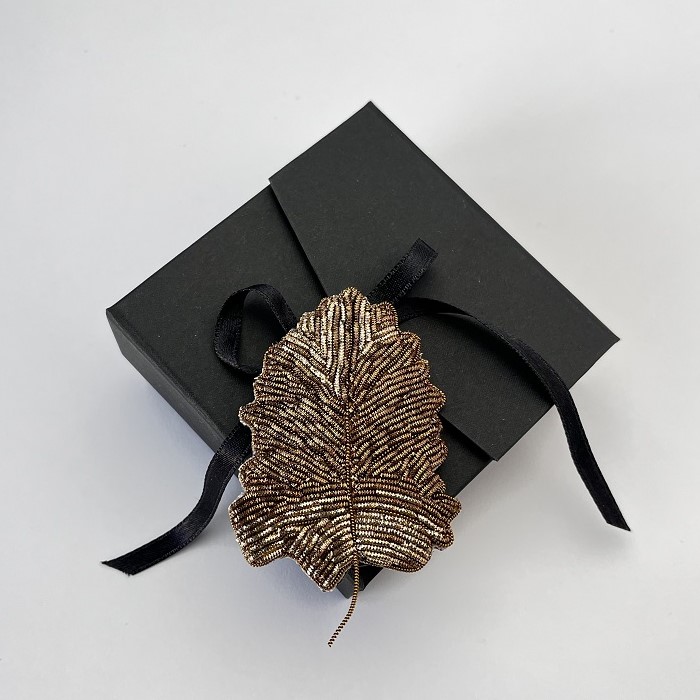 Pross-Leht (looduse ja kasvu sümbol) kuldne