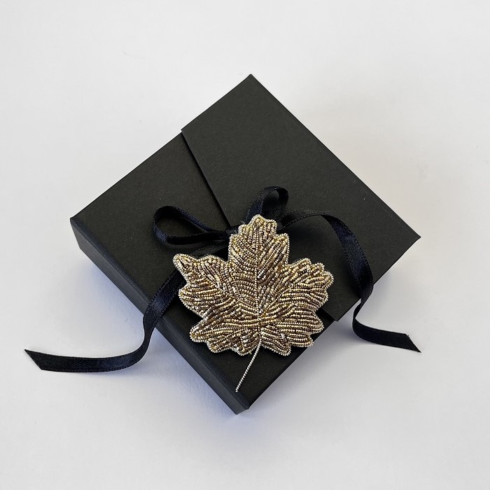 Pross-Vahtraleht (rahu ja tasakaalu sümbol) kuldne