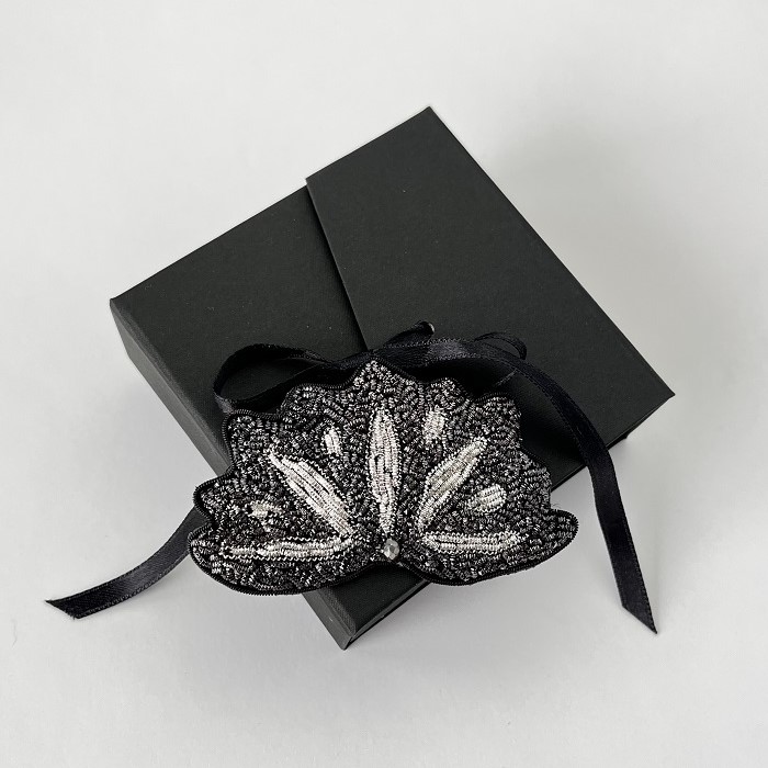 Poss-Lootoseõis (sisemise rahu ja vaimse kasvu sümbol) hõbedane