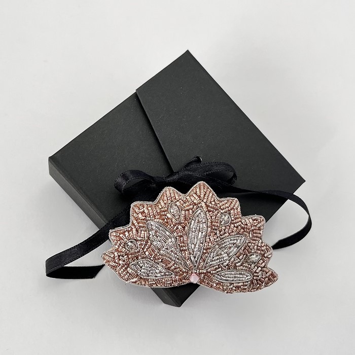 Pross-Lootoseõis (sisemise rahu ja vaimse kasvu sümbol) roosa kuldne